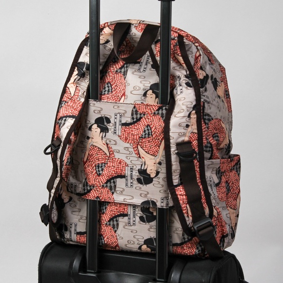 *NWT* Japanese brand Hapitas - Folding Backpack - Geisha print main image 4
